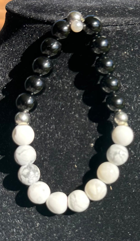 Howlite and onyx Bracelet