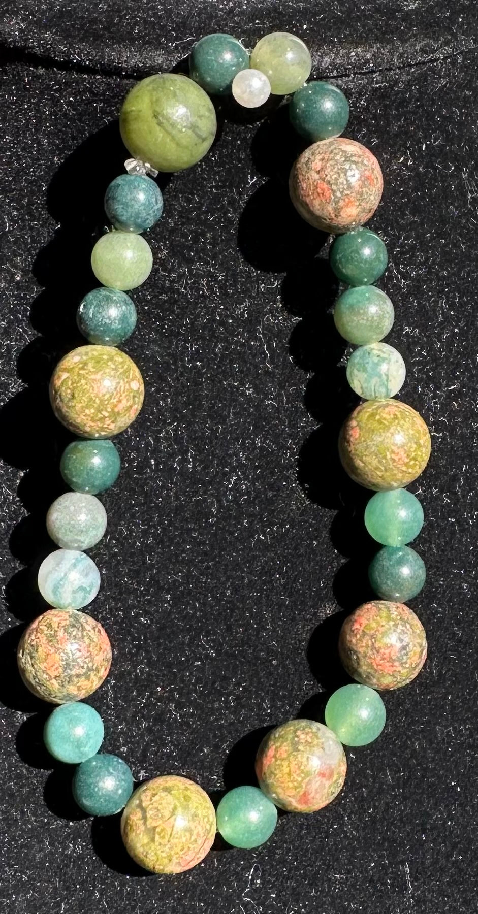 Ukinite, onyx and Adventurine Bracelet