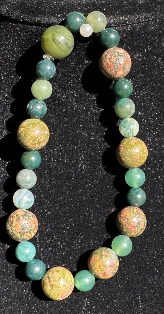 Ukinite, onyx and Adventurine Bracelet