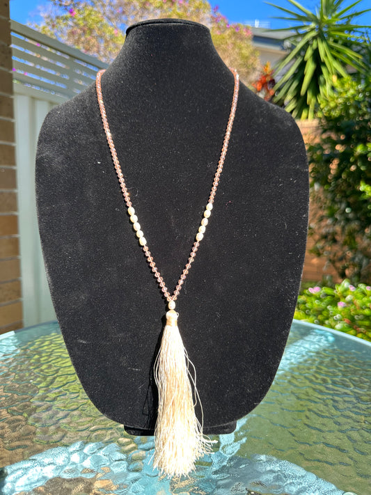 Ladies 1920-1930 style necklace